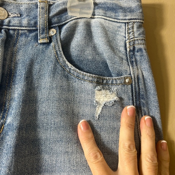 American Eagle Distressed Mom Jean Light Wash 4 destroyed ripped grunge retro - Picture 4 of 14